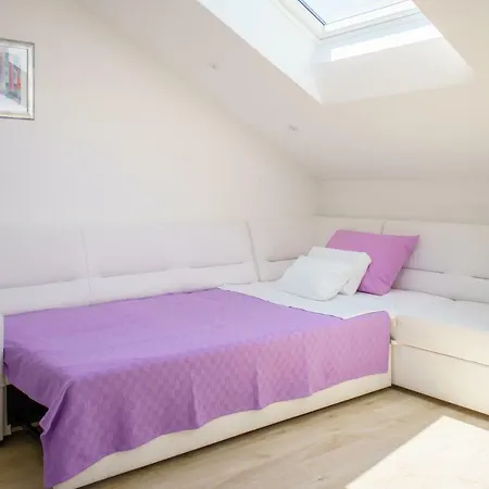 Apartment Dalmat *